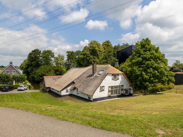 Woonboerderij te koop in Lekkerkerk