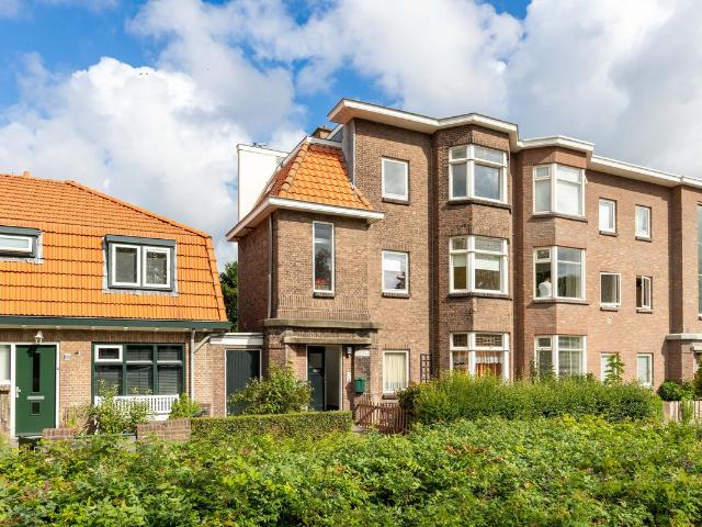 Bovenwoning te koop in Rijswijk, Bomenbuurt