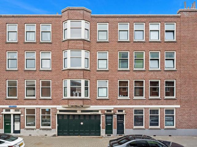 Bovenwoning te koop in Hillesluis, Rotterdam