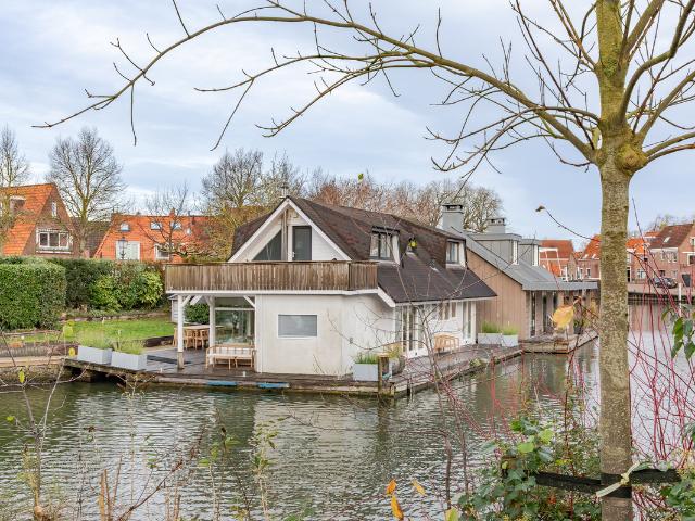 Geschakelde Woning te koop in Hoorn, Noord Holland