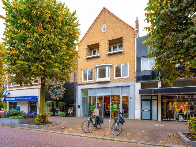 Bovenwoning te koop in Zeist