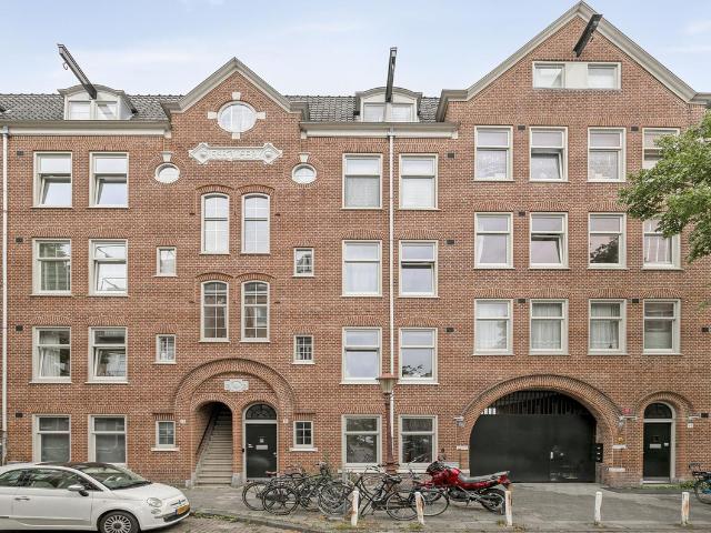 Benedenwoning te koop in Amsterdam, Oost