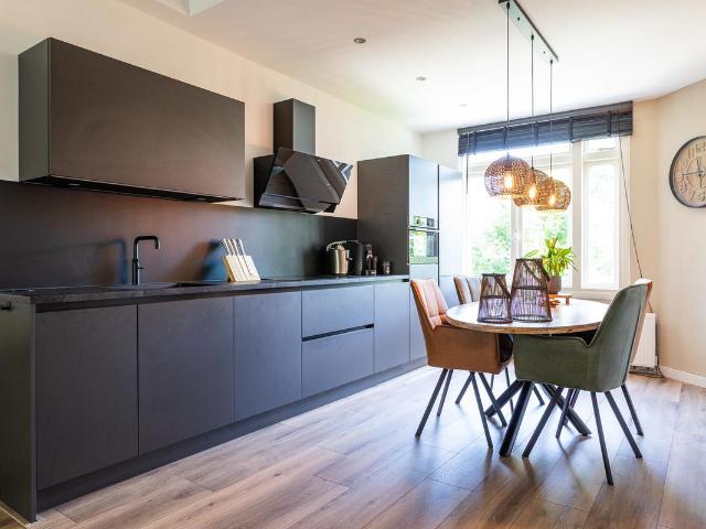 Landhuis te koop in 's-gravenhage, Rustenburg en Oostbroek