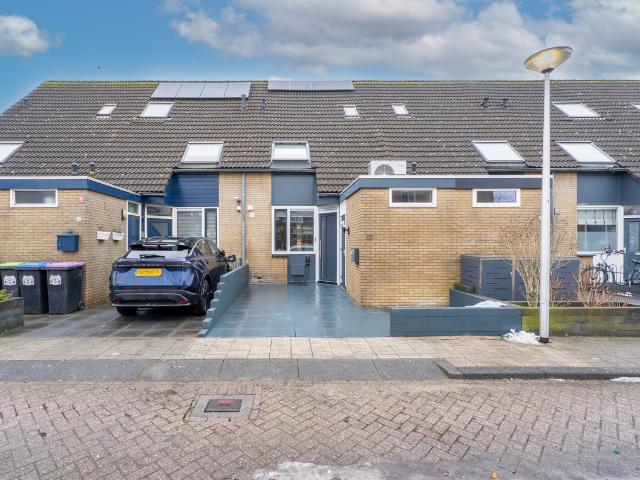 Woning te koop in De Akkers, Spijkenisse