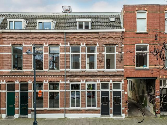 Bovenwoning te koop in Centrum, Breda