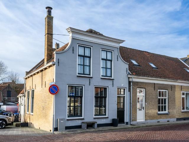 Woning te koop in Middelharnis, Zuid Holland