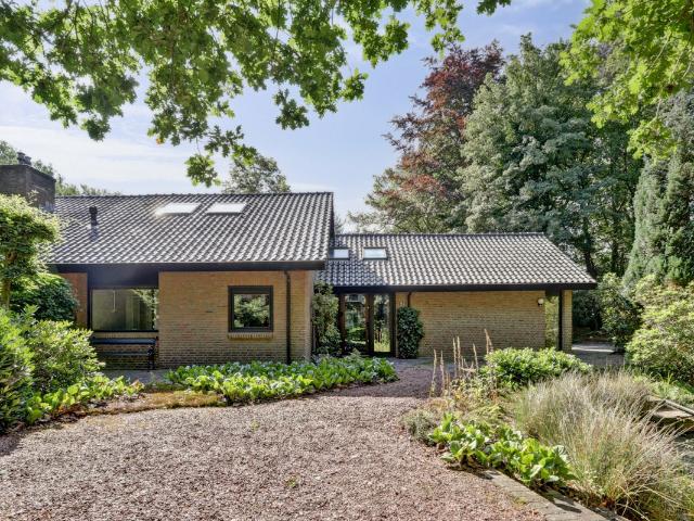 Woning te koop in Huijbergen, Noord Brabant