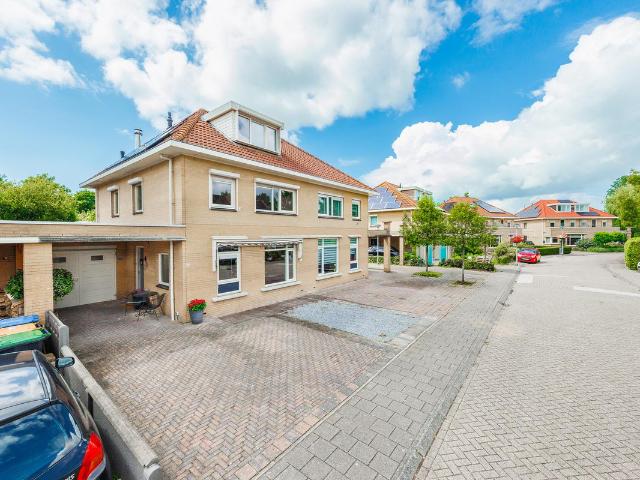 Woonboerderij te koop in Lelystad
