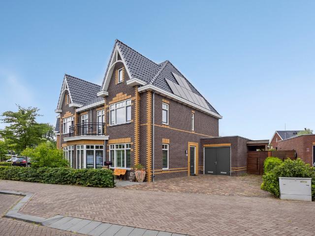 Woonboerderij te koop in Parksingel, Oegstgeest