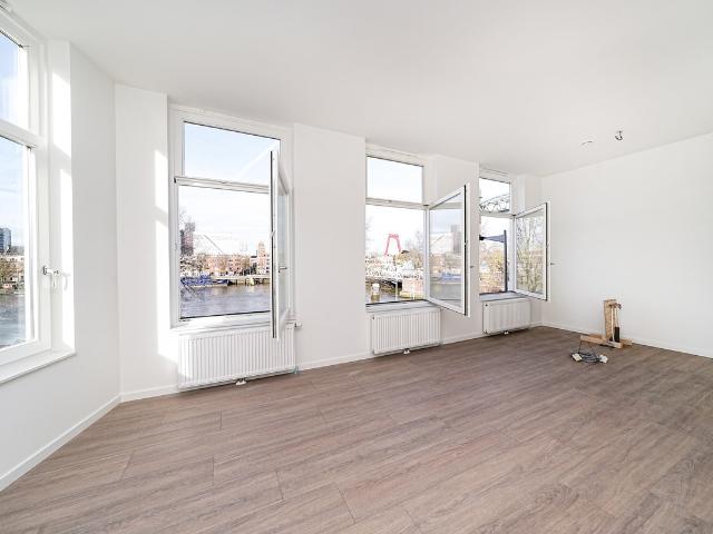 Bovenwoning te koop in Kop van Zuid-Entrepot, Rotterdam