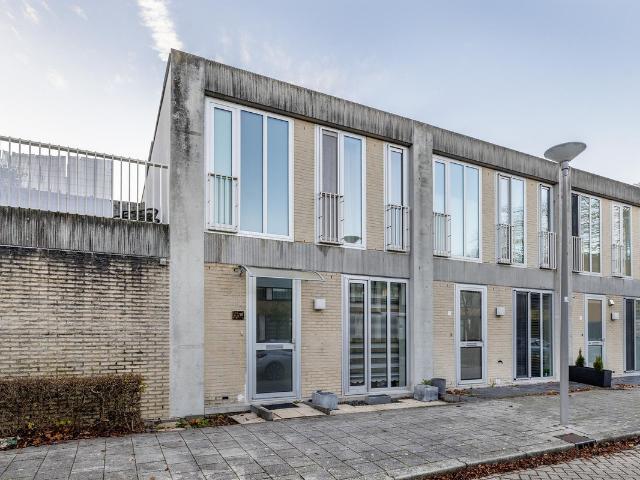 Benedenwoning te koop in Charlois, Rotterdam