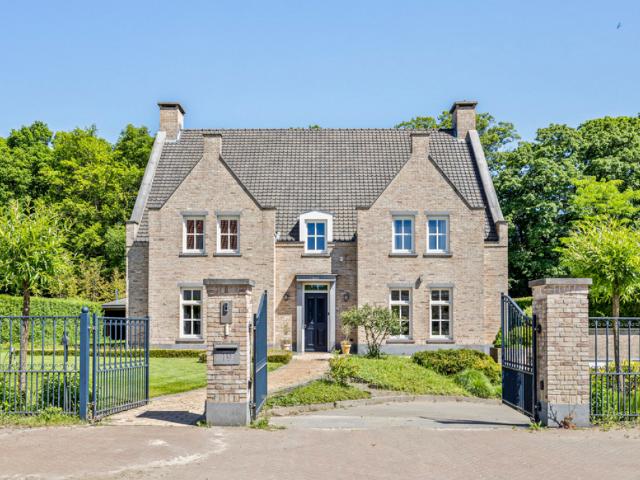 Villa te koop in Eindhoven, Wielewaal