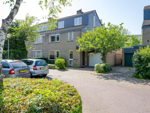Eengezinswoning te koop in Voorschoten, Noord-Hofland