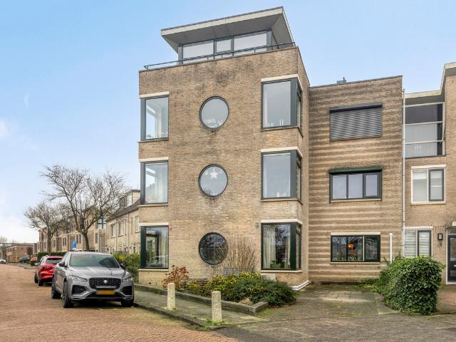 Benedenwoning te koop in Maaswijk, Spijkenisse