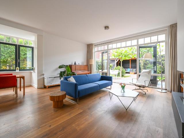 Woonboerderij te koop in Loosduinen, Den Haag