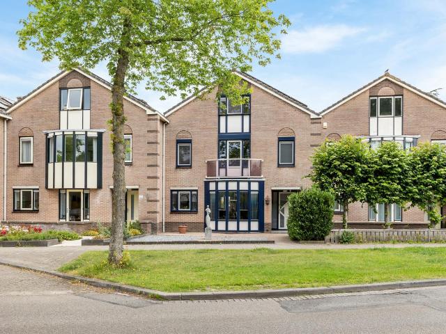 Woonboerderij te koop in Zoetermeer, Rokkeveen