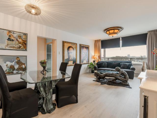 Bovenwoning te koop in Diemen, Noord Holland