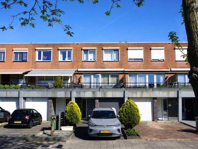 Eengezinswoning te koop in Purmerend, Weidevenne