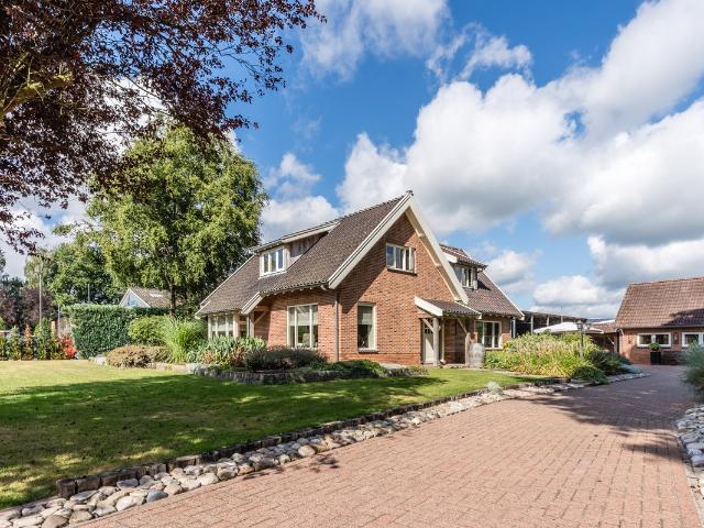 Woning te koop in Westerhaar-vriezenveensewijk, Overijssel