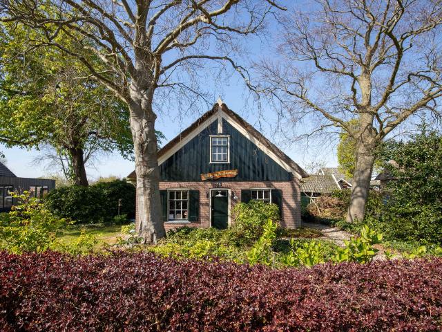 Woonboerderij te koop in Aalsmeer