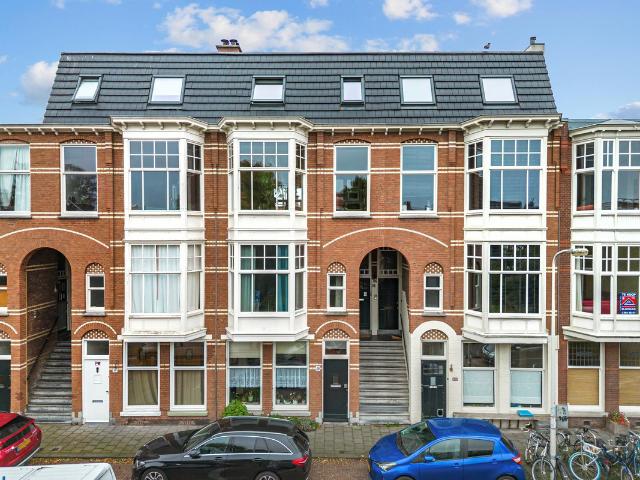 Bovenwoning te koop in Valkenboskwartier, 's-gravenhage