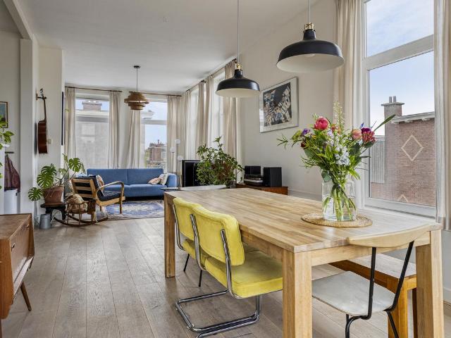 Bovenwoning te koop in Den Haag, Zuid Holland