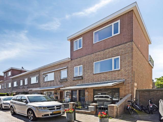 Bovenwoning te koop in 's-gravenhage, Houtwijk Bovenwoning te koop in 's-gravenhage, Houtwijk