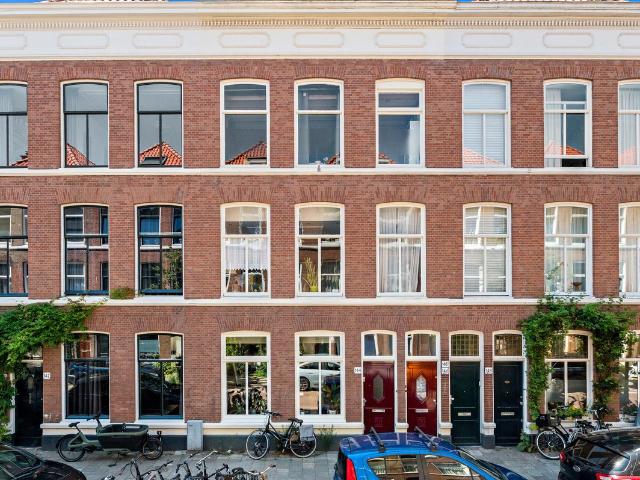 Benedenwoning te koop in 's-gravenhage, Zeeheldenkwartier