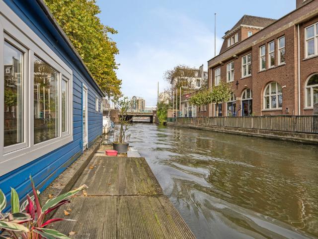 Geschakelde Woning te koop in Rivierenbuurt, Den Haag
