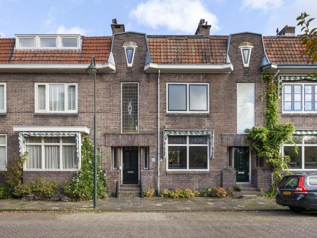 Tussenwoning te koop in Binnenstad, Gouda