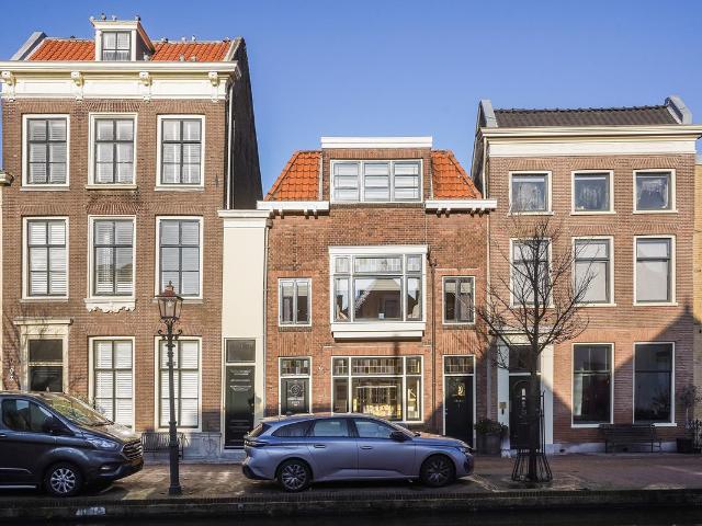 Geschakelde Woning te koop in Vertobuurt, Maassluis