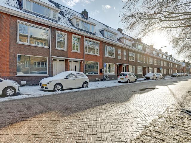 Benedenwoning te koop in Charlois, Rotterdam