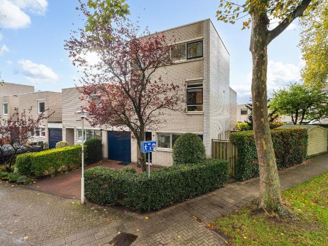 Woonboerderij te koop in Zoetermeer, Zuid Holland