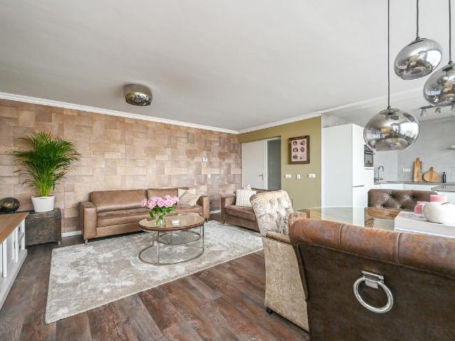 Bovenwoning te koop in Wateringen, Zuid Holland