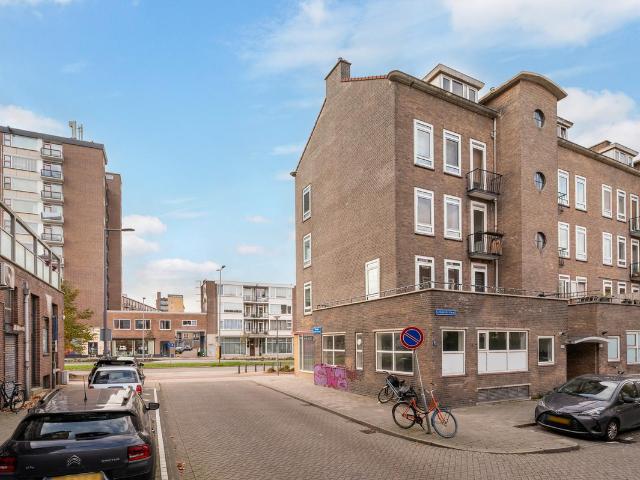 Benedenwoning te koop in Rubroek, Rotterdam