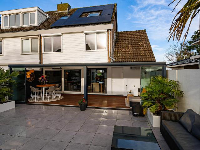 Woonboerderij te koop in Hazerswoude-dorp, Zuid Holland