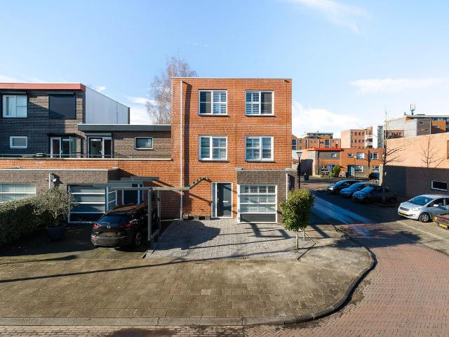 Woning te koop in Carnisselande, Barendrecht