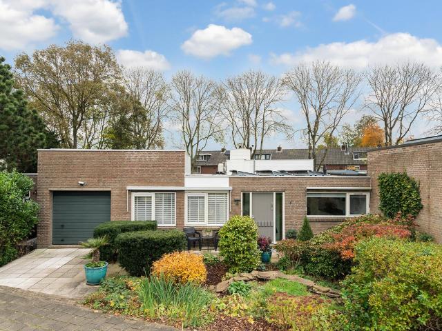 Bungalow te koop in Waddinxveen, Zuid Holland