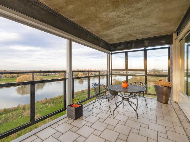 Penthouse te koop in Maasveld II, Tegelen