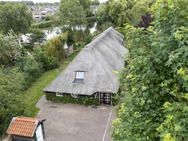 Woonboerderij te koop in Strijen, Over de Keen
