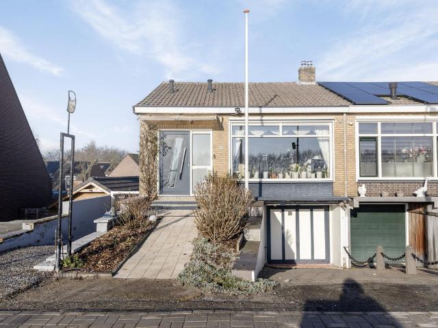 Woning te koop in Poortugaal, Zuid Holland