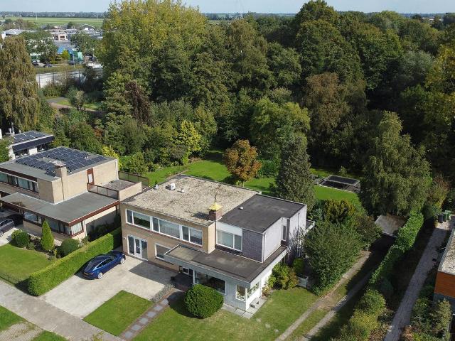 Villa te koop in Sliedrecht, Zuid Holland