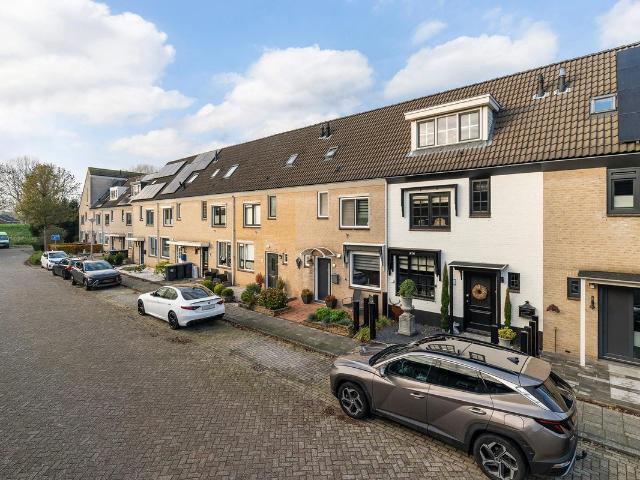 Woning te koop in Maaswijk, Spijkenisse
