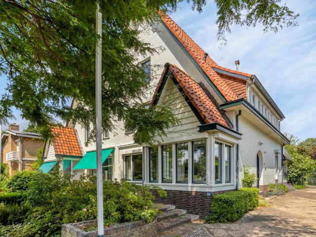 Herenhuis te koop in Roermond, Maasniel