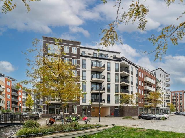 Bovenwoning te koop in Holland Park, Diemen