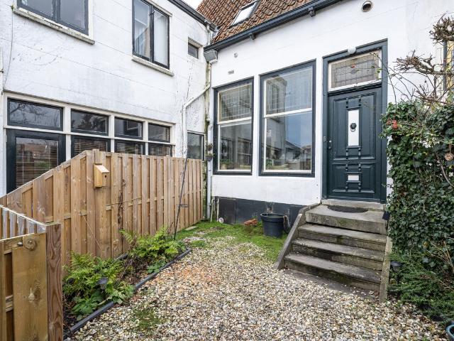 Woning te koop in Dirksland, Zuid Holland