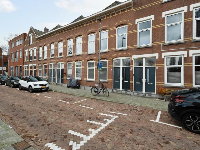 Benedenwoning te koop in Charlois, Rotterdam