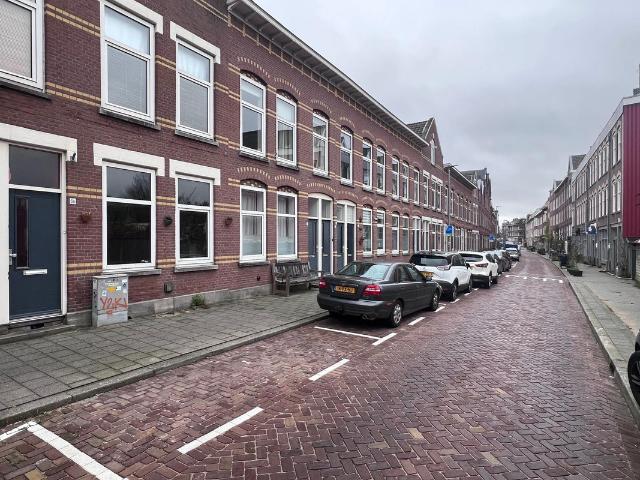 Benedenwoning te koop in Charlois, Rotterdam
