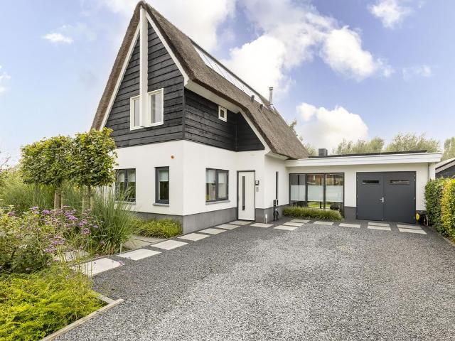 Villa te koop in Papendrecht