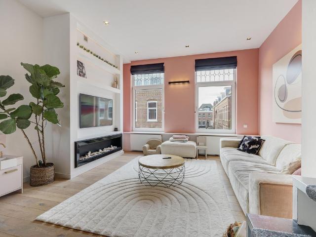 Bovenwoning te koop in Den Haag, Zuid Holland